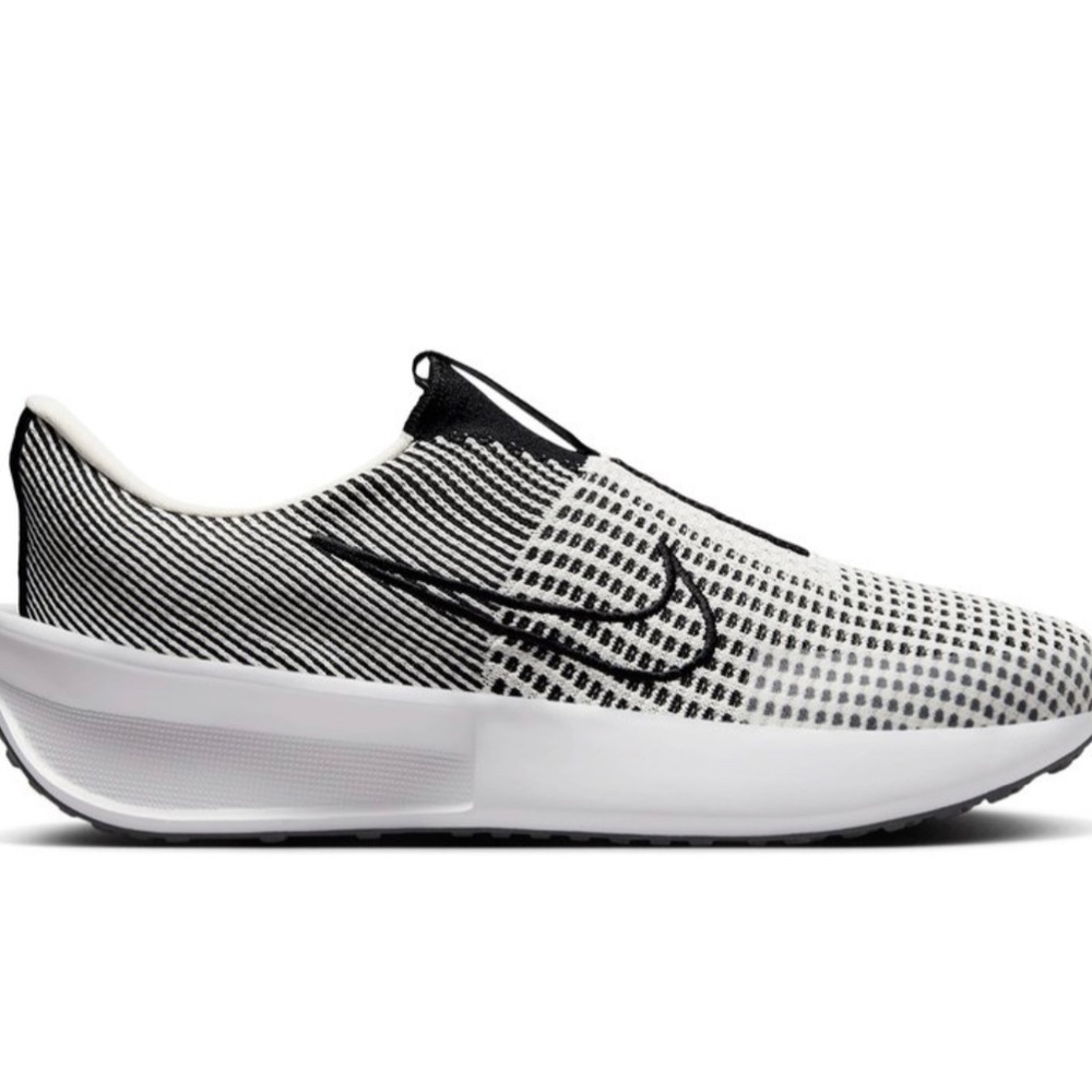 NIB Nike Interact Run EasyOn Phantom sneakers men 8.5 / women 10